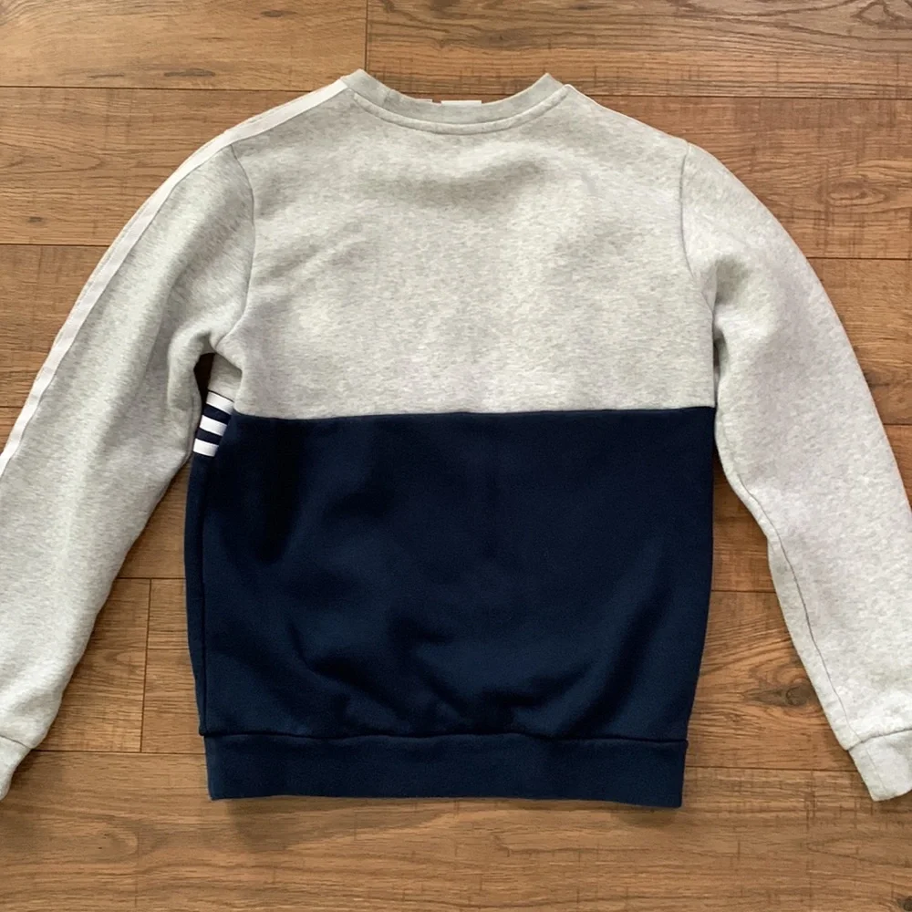 Adidas Blue Gray White Long Sleeve Crewneck Sweatshirt Youth Medium 11/12 - Picture 4 of 5